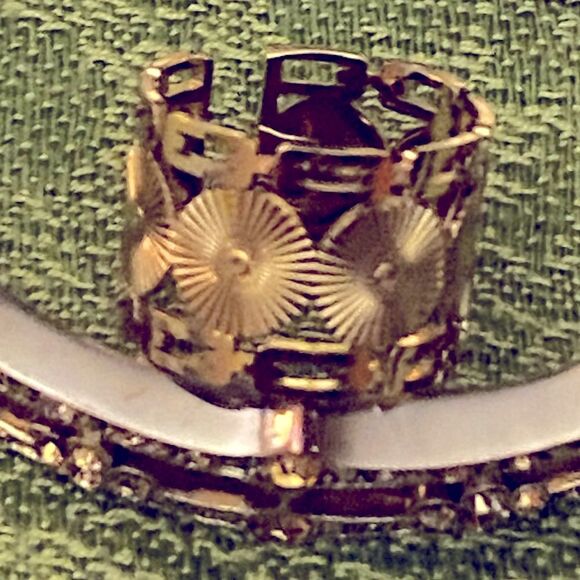 NWT Gold Tone Jewelry Trio- Rhinestone Bracelet,Adjustable Ring,Pierced Earrings - Picture 5 of 16